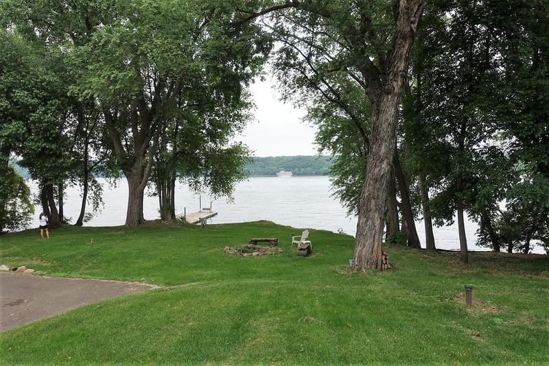 297 Lake St S, Bayport, MN 55003