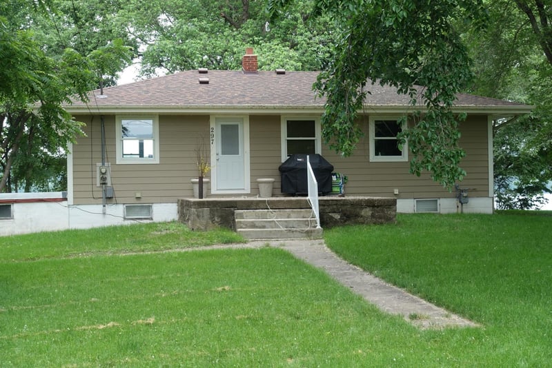 297 Lake St S, Bayport, MN 55003