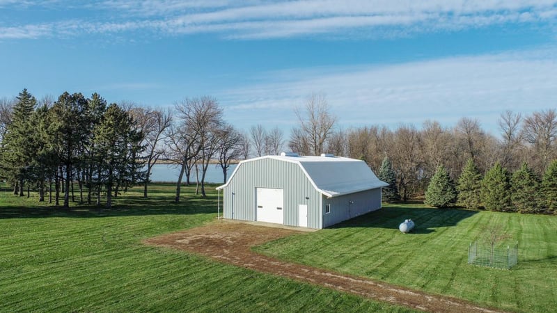 21012 489th Ave, Lake Crystal, MN 56055