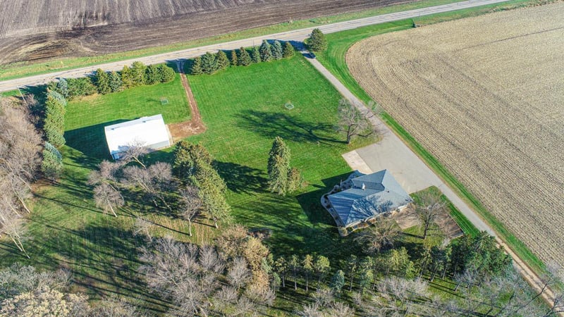 21012 489th Ave, Lake Crystal, MN 56055