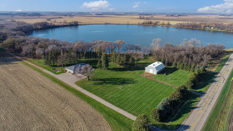 21012 489th Ave, Lake Crystal, MN 56055