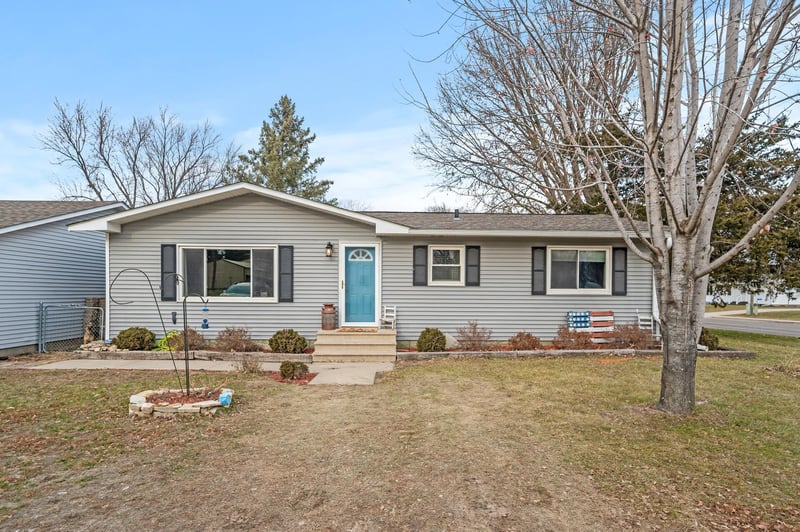 6523 234th St W, Warsaw, MN 55087