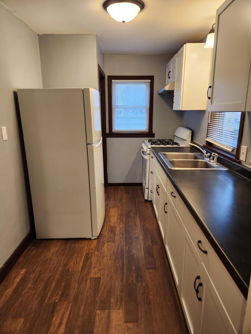 113 S Main St, Dexter, MN 55926