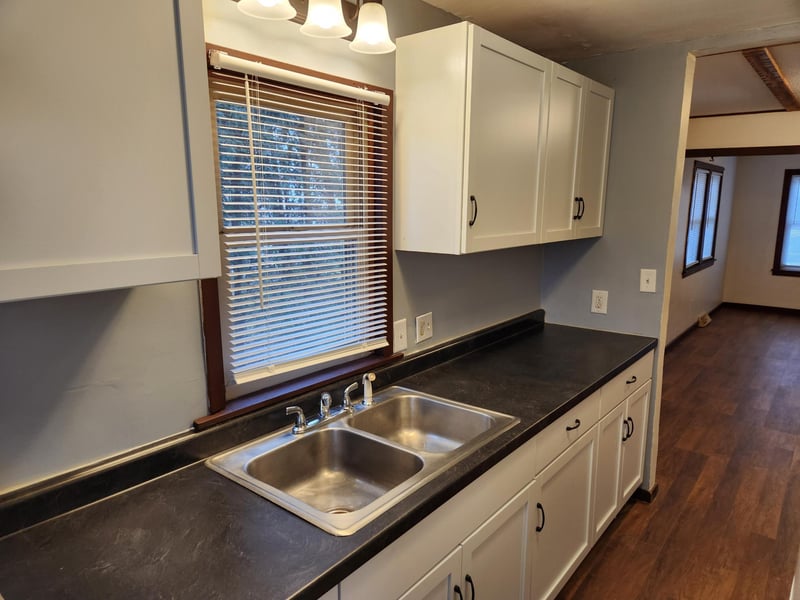 113 S Main St, Dexter, MN 55926