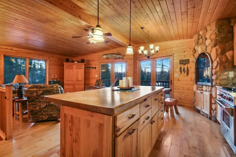 9551N Hay Creek Ln, Hayward, WI 54843