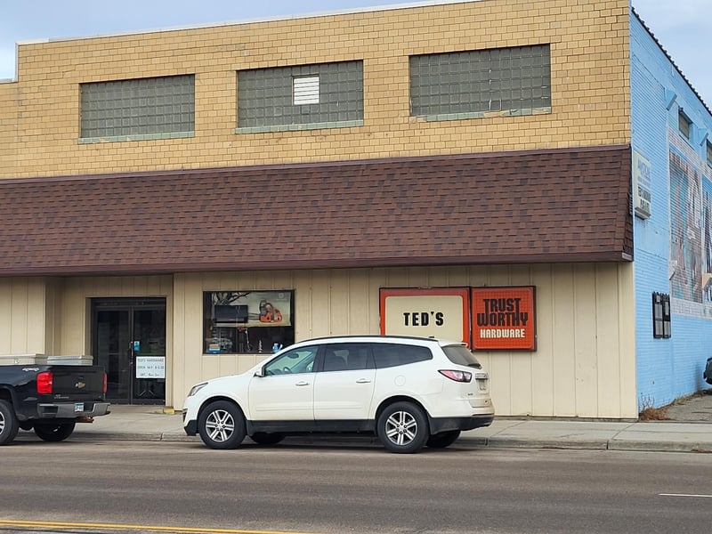 206 Minnesota Ave W, Sebeka, MN 56477