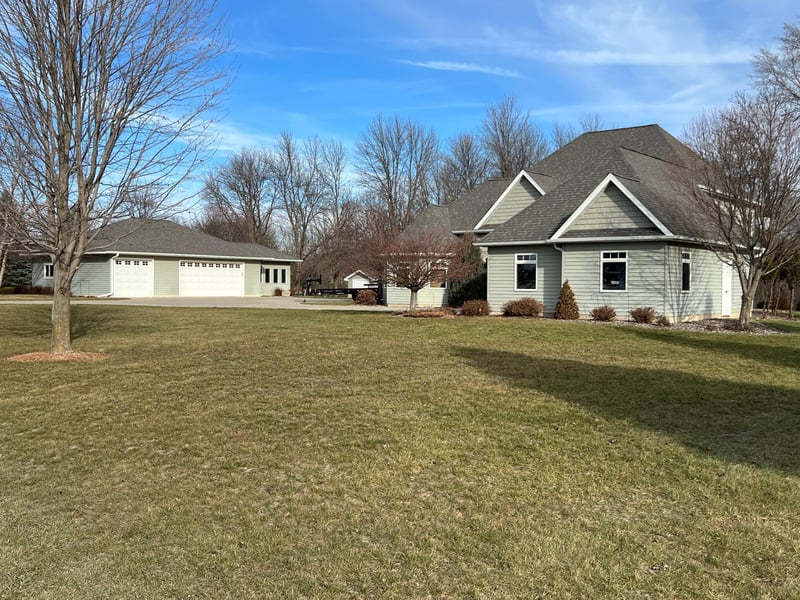 11714 751st St, Blooming Prairie, MN 55917