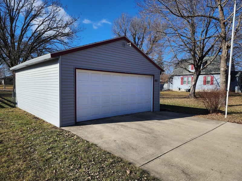 491 11th St, Lafayette, MN 56054