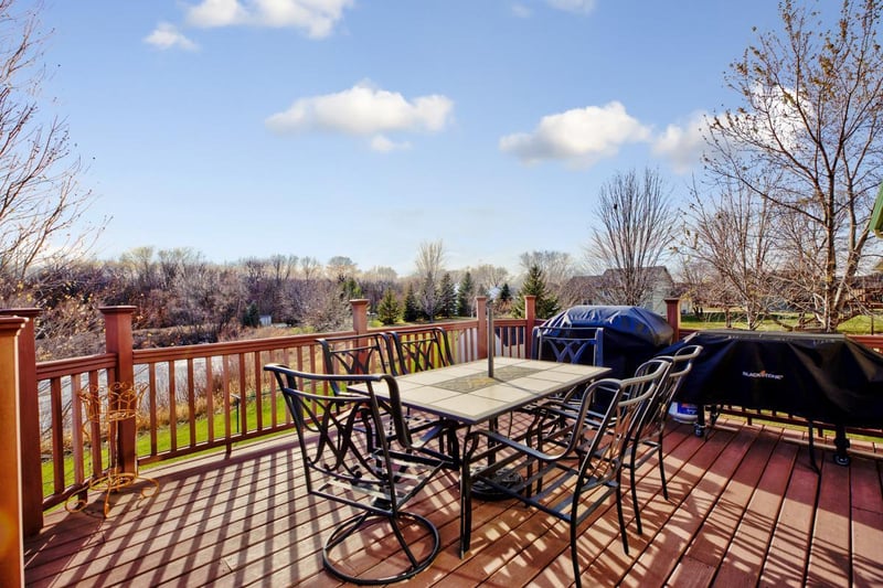 425 Horizon Dr, Le Center, MN 56057