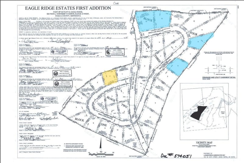 203 S Birch Ln, Coleraine, MN 55722