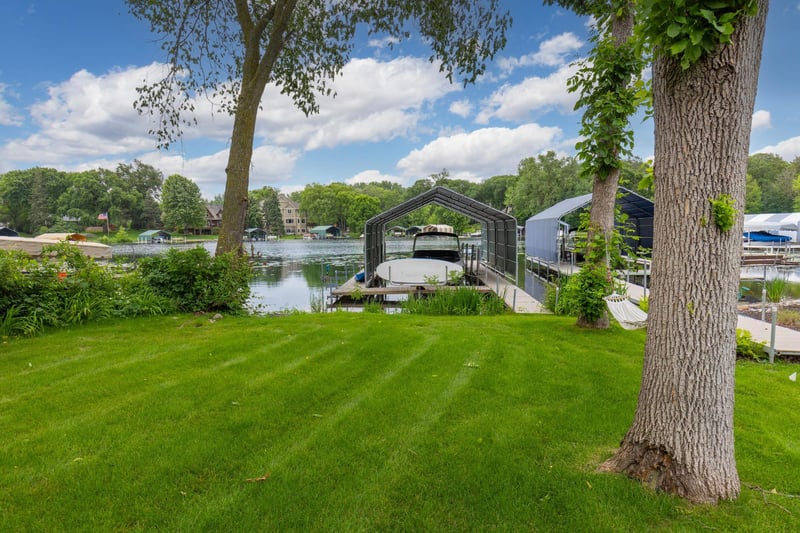 3053 Lake Shore Blvd, Wayzata, MN 55391