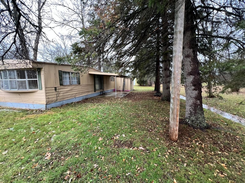 214 Silverwood Ave, Marble, MN 55764