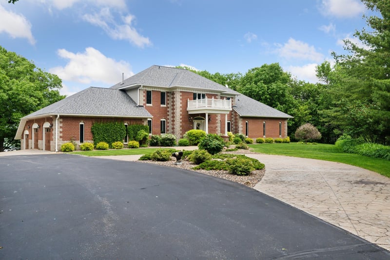 28129 Bayview Dr, Red Wing, MN 55066