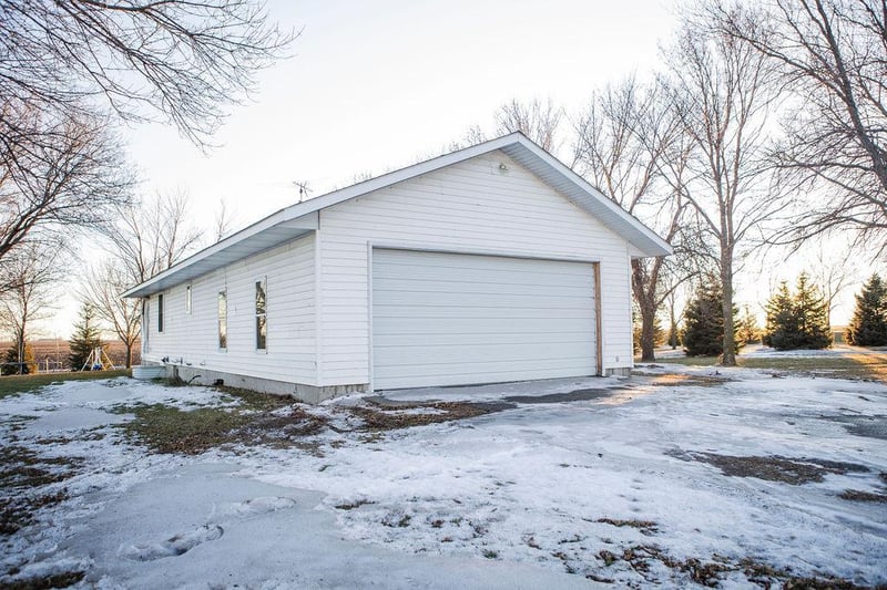 25398 600th Ave, Chokio, MN 56221
