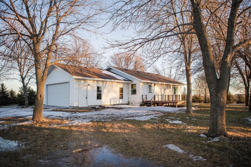 25398 600th Ave, Chokio, MN 56221