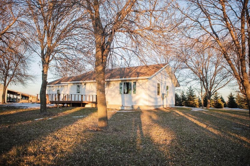 25398 600th Ave, Chokio, MN 56221