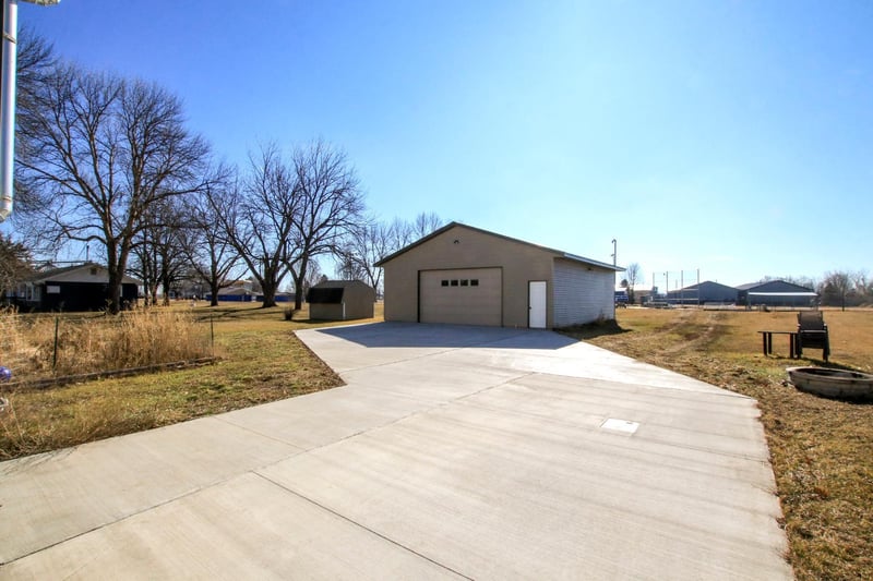 417 Main St, Courtland, MN 56021