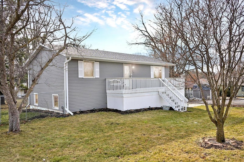 111 8th St W, Mantorville, MN 55955