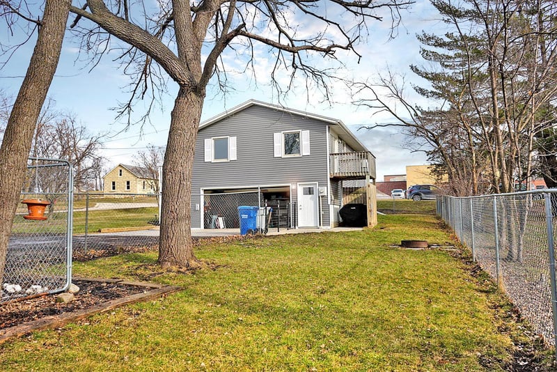 111 8th St W, Mantorville, MN 55955
