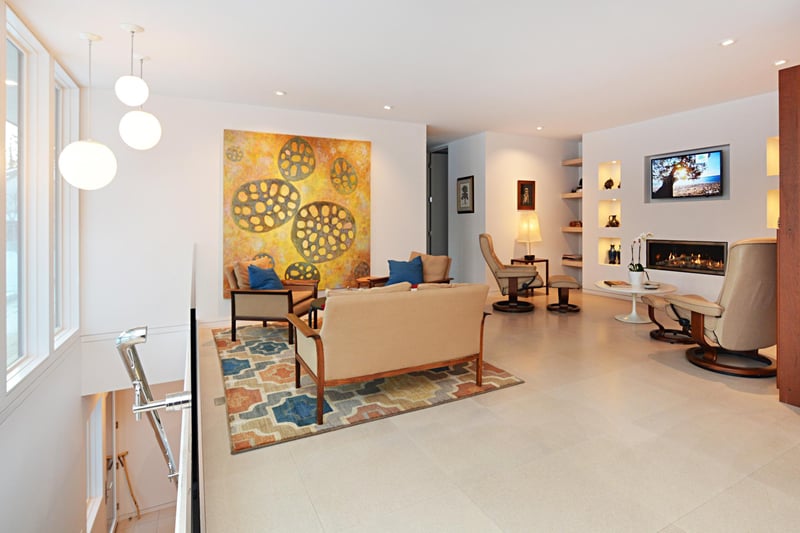 2272 Marion Rd, Roseville, MN 55113