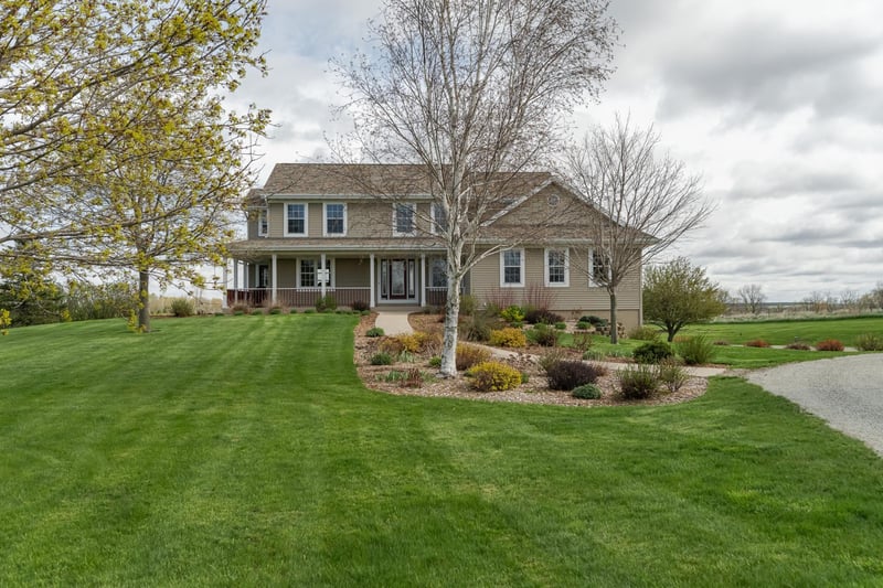 9309 125th St NW, Pine Island, MN 55963