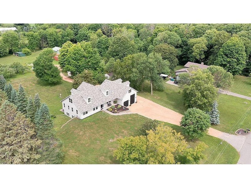 2165 S Lakeshore Dr, Independence, MN 55359