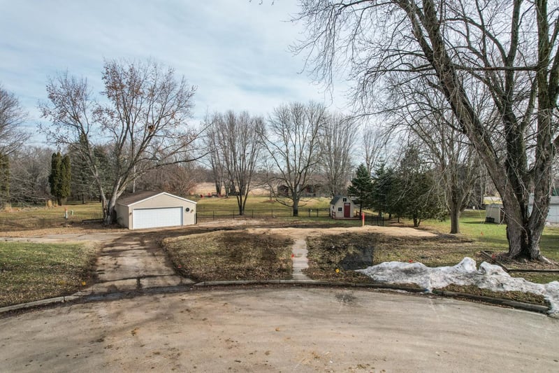529 Braget Cir, Wanamingo, MN 55983