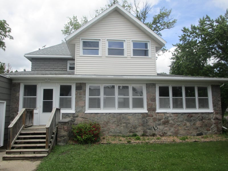 409 2nd Ave NW, Bertha, MN 56437