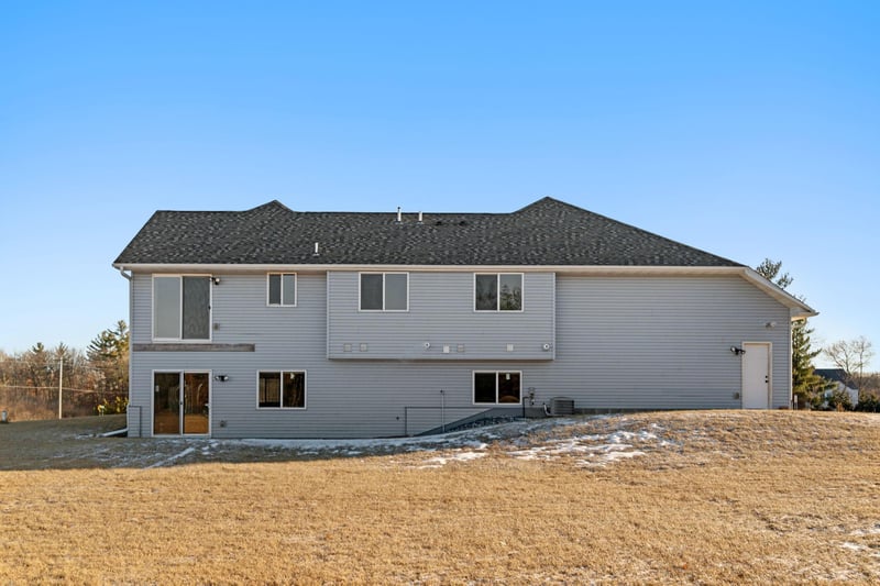 261 Lincoln Dr, East Bethel, MN 55092