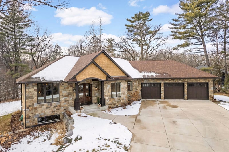 3 Saint Albans Rd E, Hopkins, MN 55305