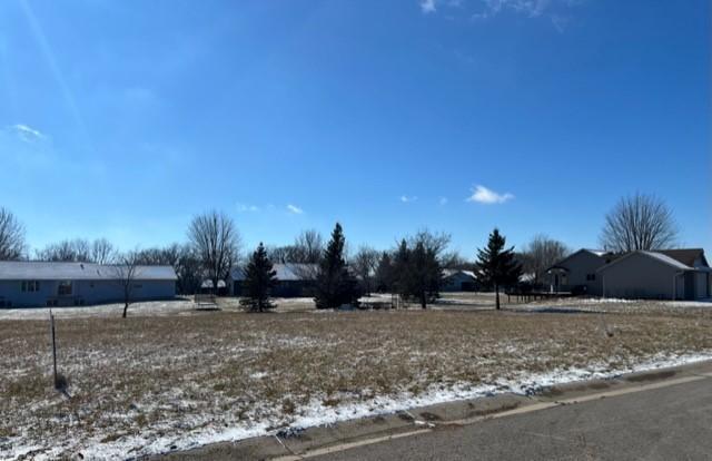 694 E 4th St, Saint Charles, MN 55972