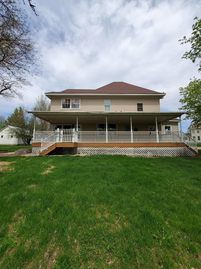 674 2nd St, Dawson, MN 56232