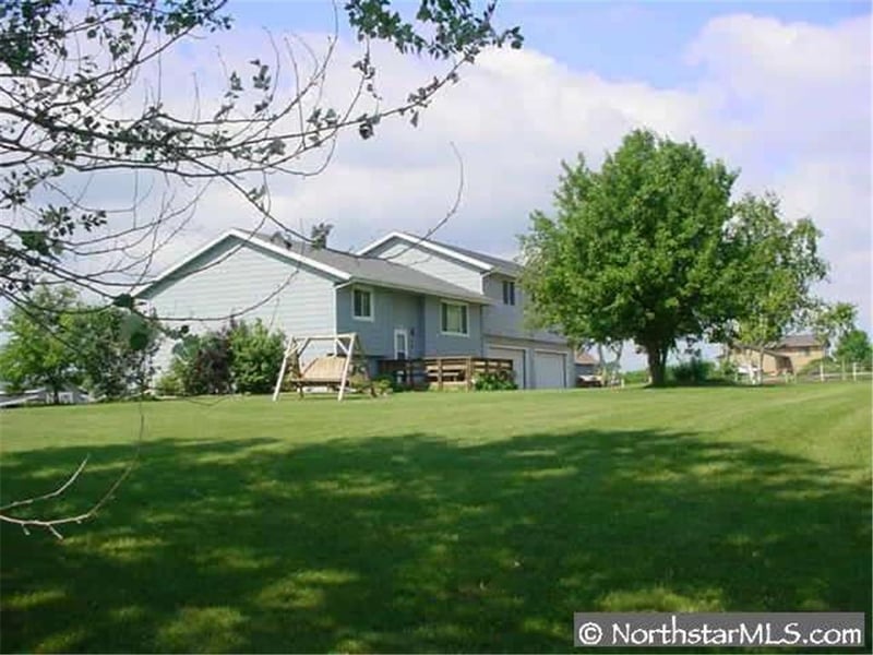 2040 37th St W, Webster, MN 55088