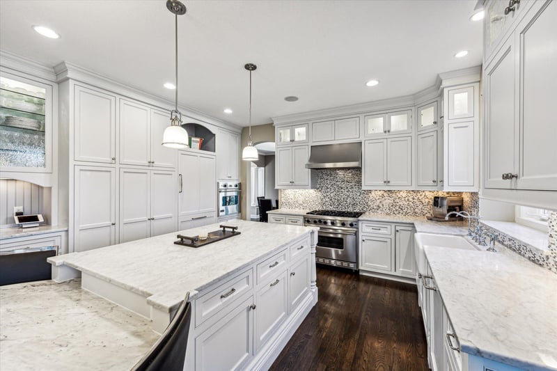 8659 Sherwood Bluff, Eden Prairie, MN 55347