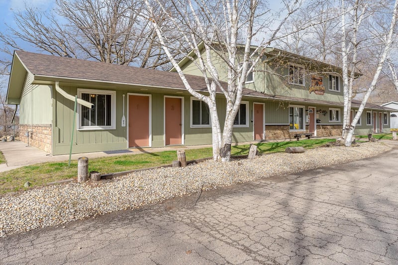 815 Paquin St E, Waterville, MN 56096