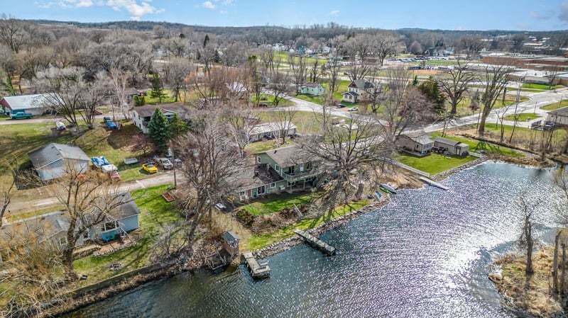 815 Paquin St E, Waterville, MN 56096