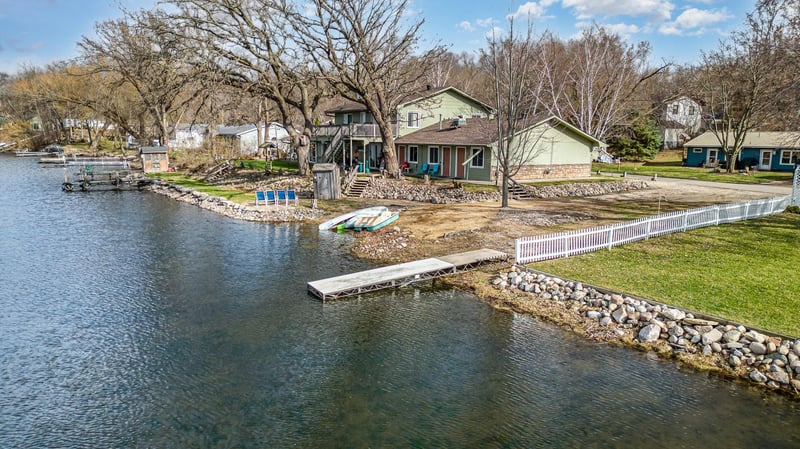 815 Paquin St E, Waterville, MN 56096