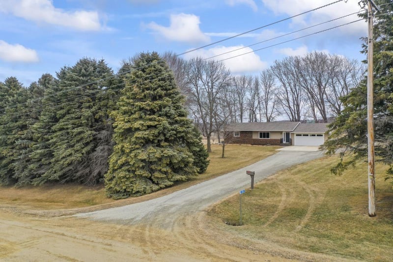 17201 Hall Ave, Nerstrand, MN 55053