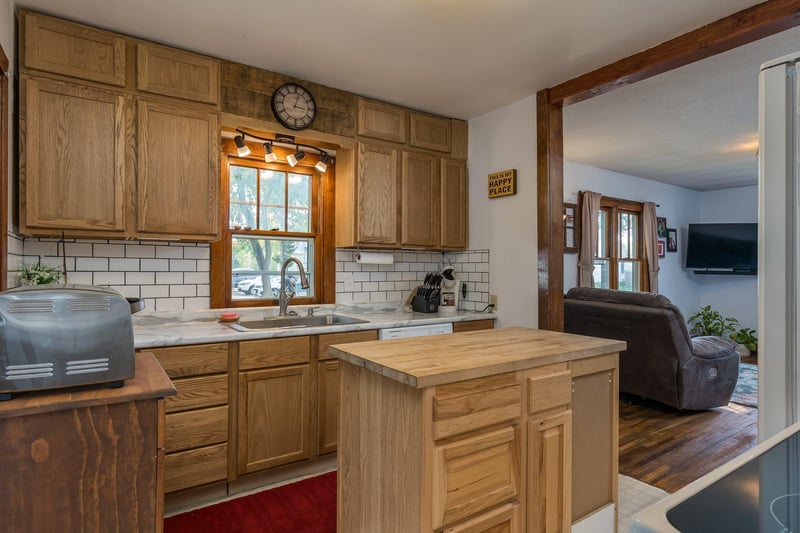 505 5th St, Madison Lake, MN 56063