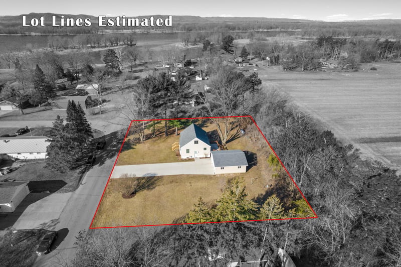 388 W 24th St, Buffalo City, WI 54622