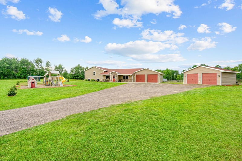 3185 Uniform St, Brook Park, MN 55007