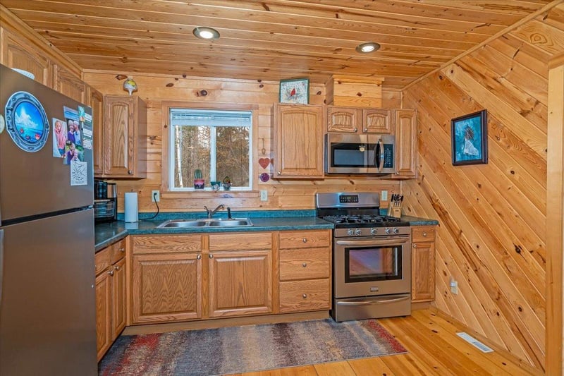 2375 Pine Chip Dr, Solon Springs, WI 54873