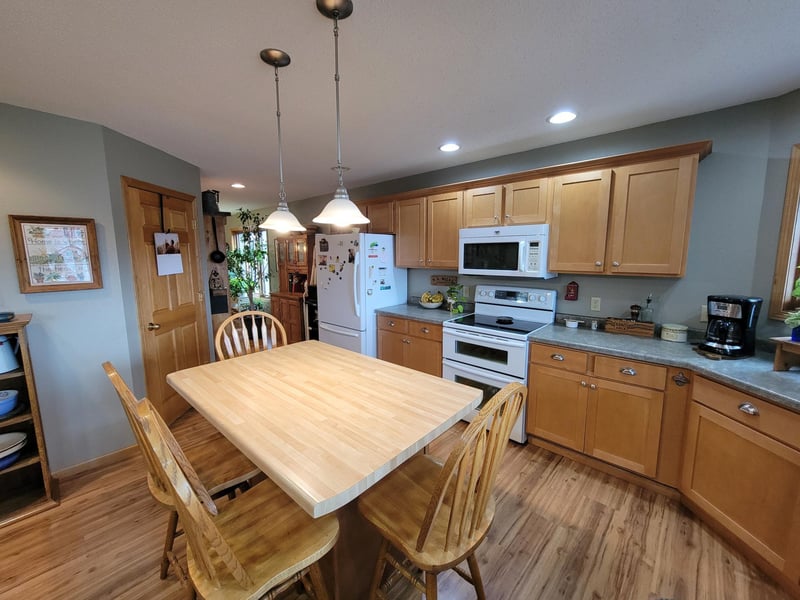 764 Horseshoe Dr, Rushford, MN 55971