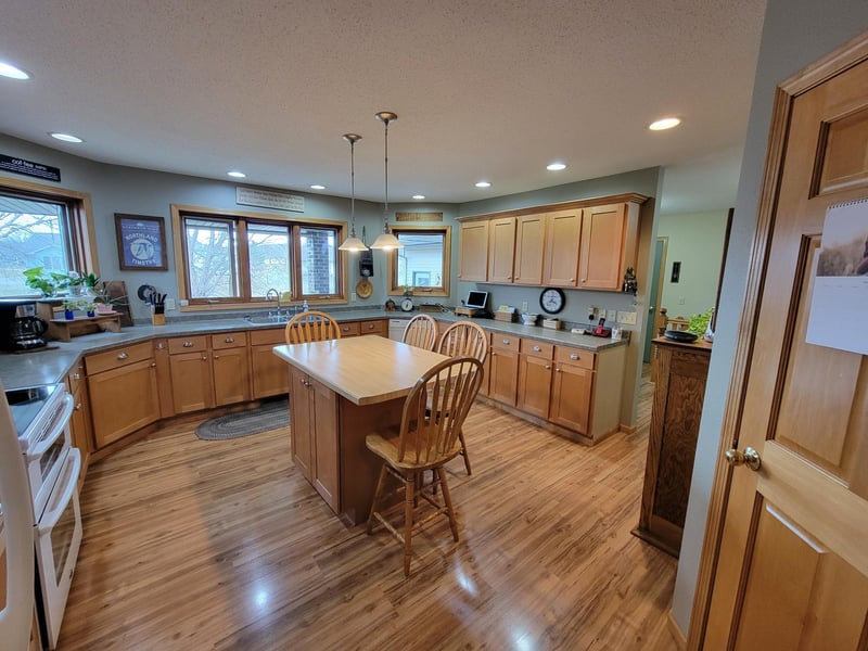 764 Horseshoe Dr, Rushford, MN 55971