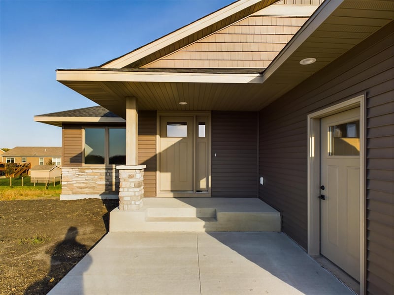 324 Falcon Rn, Eagle Lake, MN 56024
