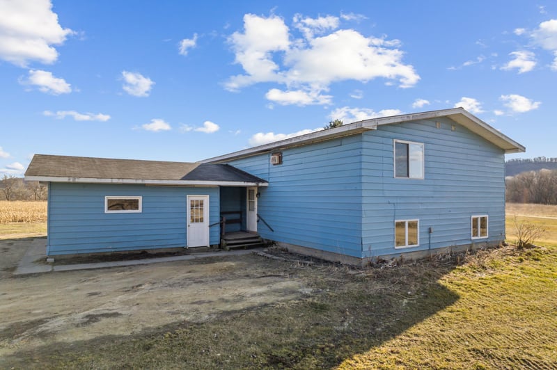 W1697 Wald Rd, Alma, WI 54610