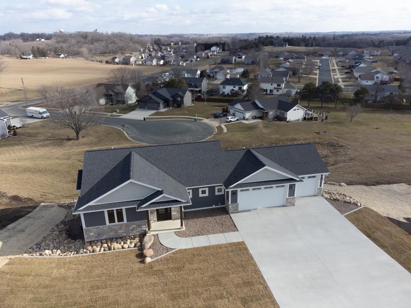 837 9th Ave SW, Pine Island, MN 55963