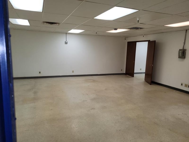 400 Commerce Ct, Vadnais Heights, MN 55127