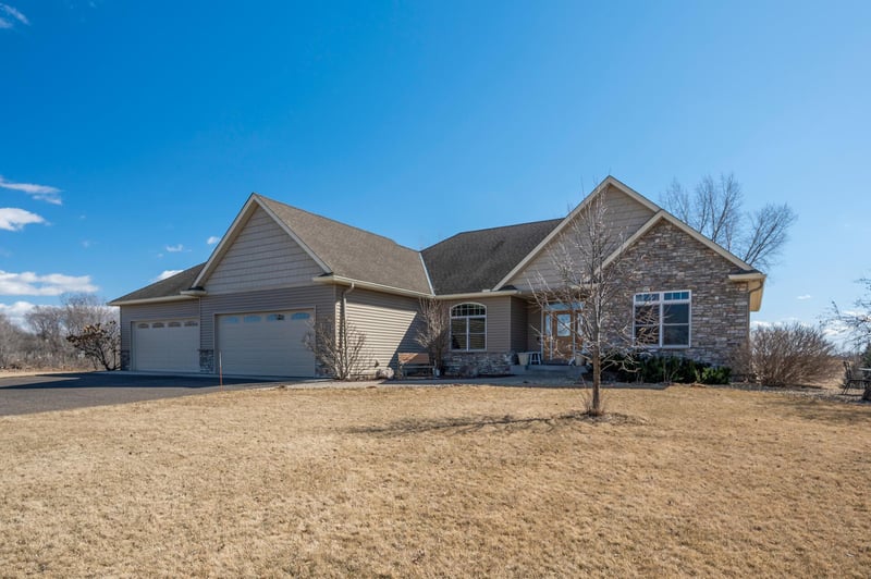 15746 Saint Andrews Ln, Ramsey, MN 55303