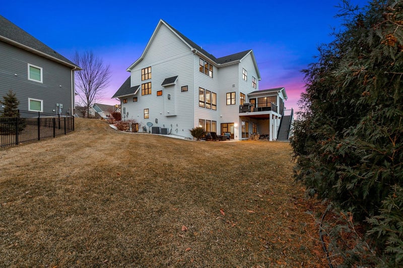 5650 Comstock Ln N, Plymouth, MN 55446